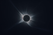 LRX-Eclipse-Totale-Solaire-2026-Couronne-Solaire-HDR